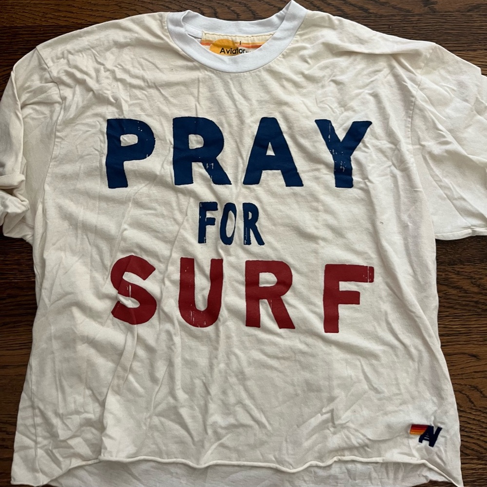 Aviator nation PRAY FOR SURf cropped tee.